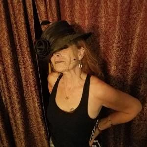 Meet your Posher, Candi